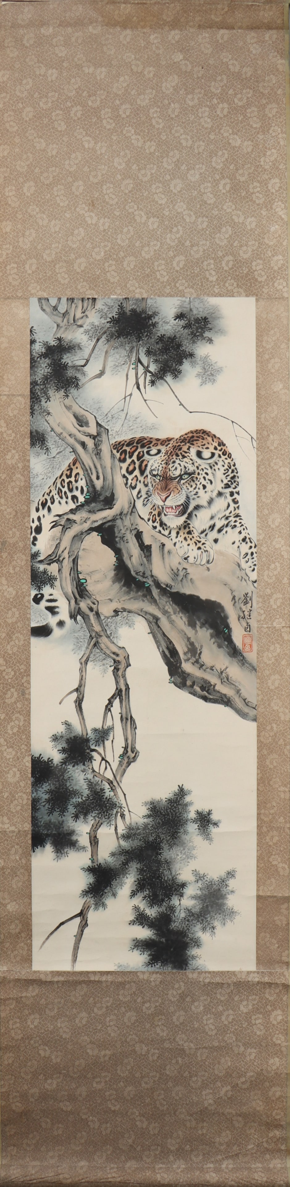 A Chinese Vertical Scroll Ink Painting of Animal on Paper: A Chinese Vertical Scroll Ink Painting of Animal on Paper Liu jilu Size:96cmx33cm (The Dimensions Of All Batches Are Manually Measured.If You Need More Detailed Information, Please Contact Our