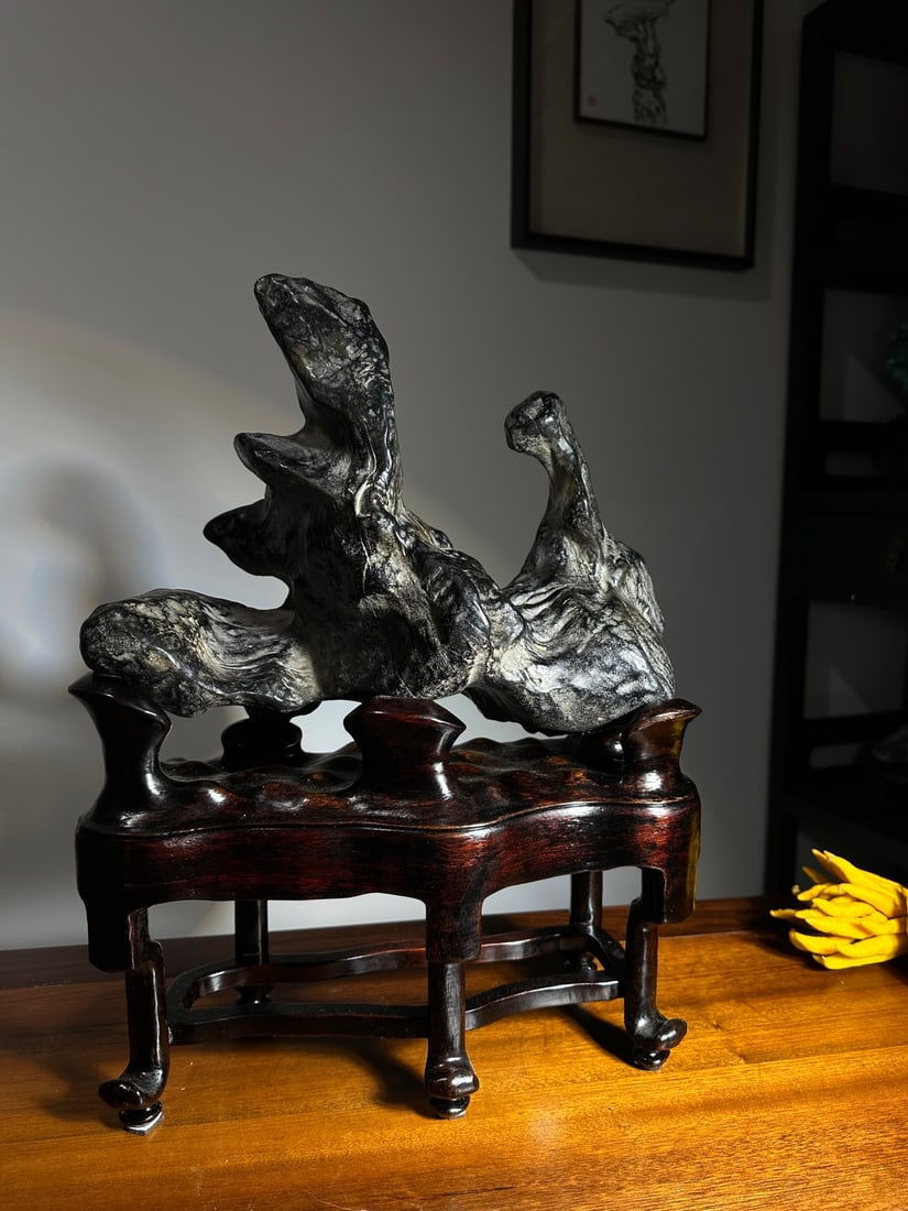 An Exquisite Lingbi Stone Ornament: An Exquisite Lingbi Stone Ornament Qing Dynasty, China Size:46cmx38cmx18cm (The Dimensions Of All Batches Are Manually Measured.If You Need More Detailed Information, Please Contact Our Customer