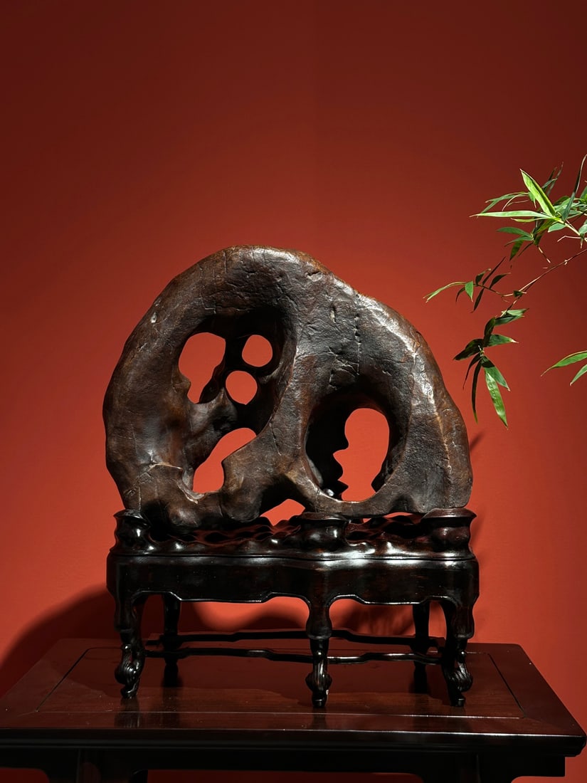 An Exquisite Taihu Stone Ornament: An Exquisite Taihu Stone Ornament Qing Dynasty, China Size:60cmx48cmx22cm (The Dimensions Of All Batches Are Manually Measured.If You Need More Detailed Information, Please Contact Our Customer Servic