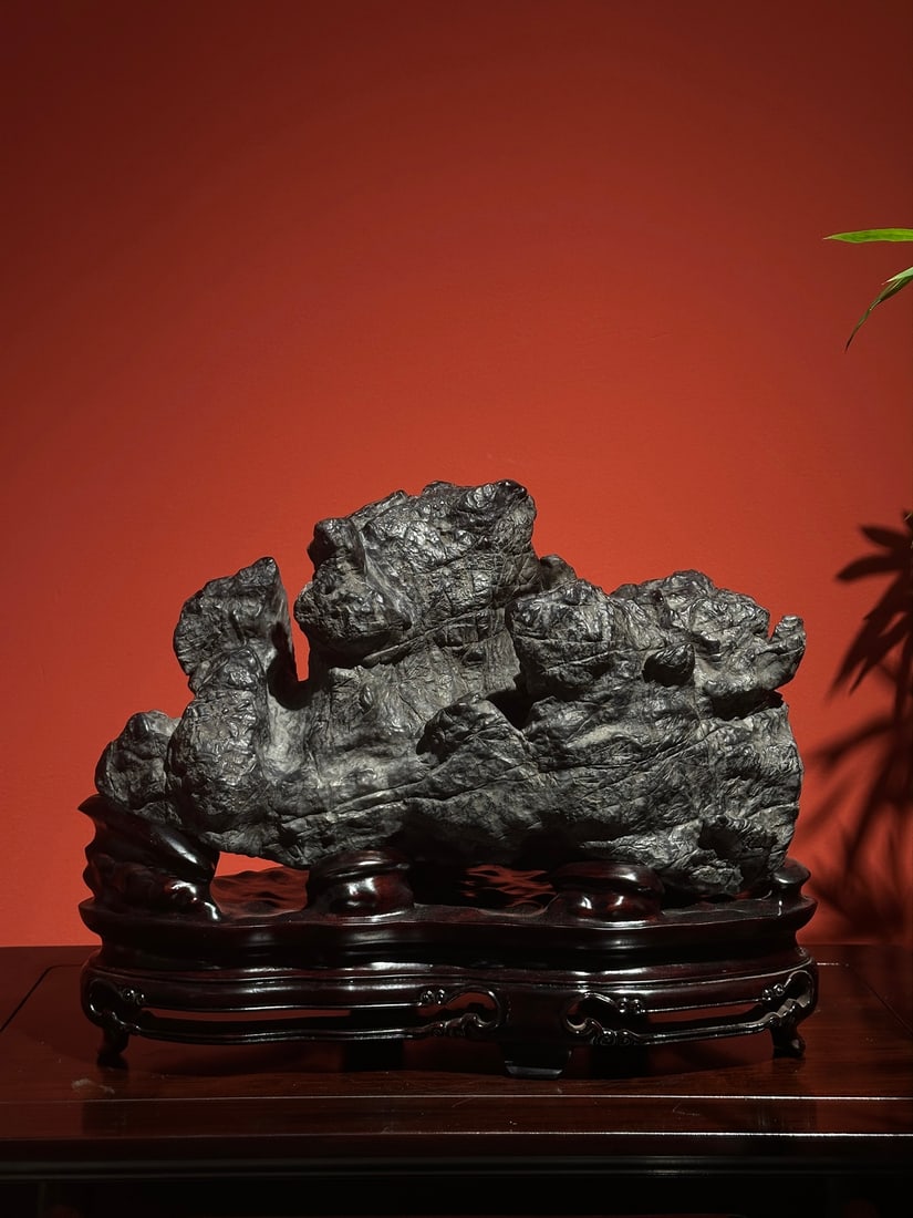 An Exquisite Lingbi Stone Ornament: An Exquisite Lingbi Stone Ornament Qing Dynasty, China Size:44cmx35cmx22cm (The Dimensions Of All Batches Are Manually Measured.If You Need More Detailed Information, Please Contact Our Customer Servi