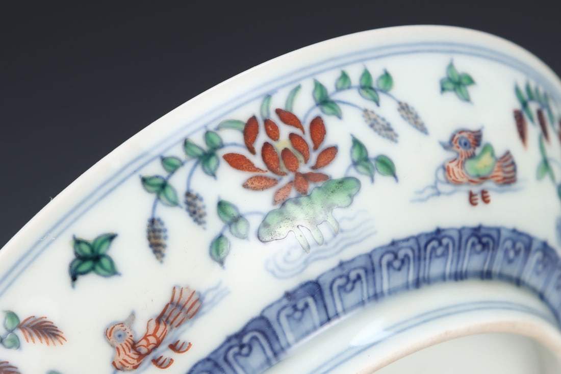 An Exquisite Doucai Flower and Bird Pattern Plate - 7