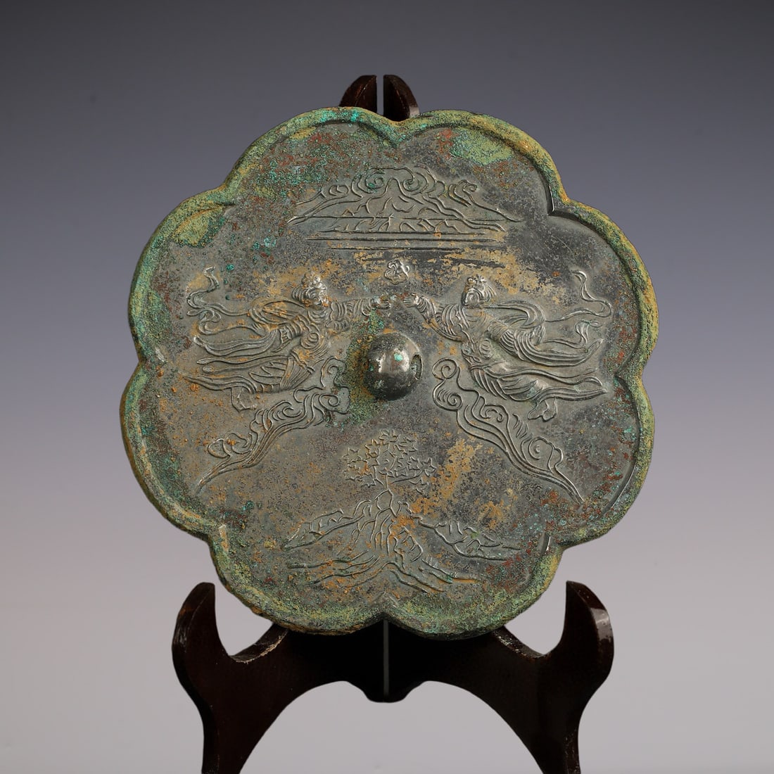 An Exquisite Bronze Character and Story Pattern Round Mirror: An Exquisite Bronze Character and Story Pattern Round Mirror Tang Dynasty, China Size:19.3cmx0.5cm Weight:720g (The Dimensions Of All Batches Are Manually Measured.If You Need More Detailed
