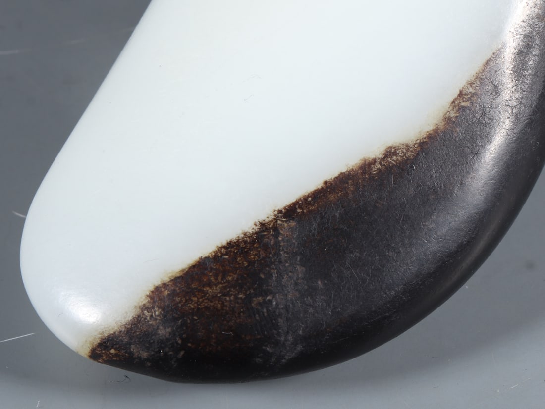 An Exquisite White Jade Ornament - 7