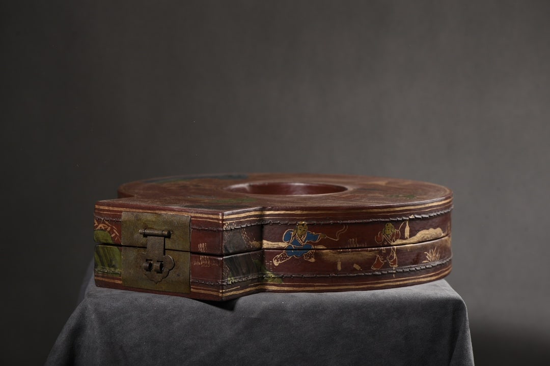 An Exquisite Carved Red Lacquer Landscape and Figure Pattern Box: An Exquisite Carved Red Lacquer Landscape and Figure Pattern Box Qing Dynasty, China Size:35cmx30cmx7.5cm Weight:1140g (The Dimensions Of All Batches Are Manually Measured.If You Need More Detailed In