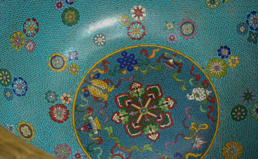 An Exquisite Cloisonne Flower Pattern Eight Treasures Pattern Vat - 5