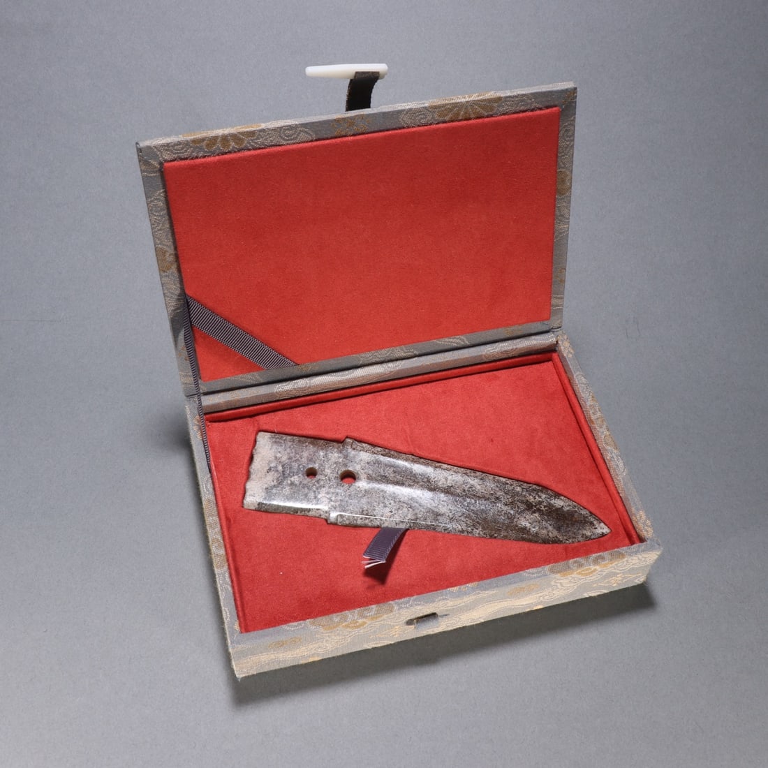 An Exquisite White Jade Ornament: An Exquisite White Jade Ornament Han Dynasty, China Size:15.2cmx4.2cm Weight:61.1g (The Dimensions Of All Batches Are Manually Measured.If You Need More Detailed Information, Please Contact Our Custom