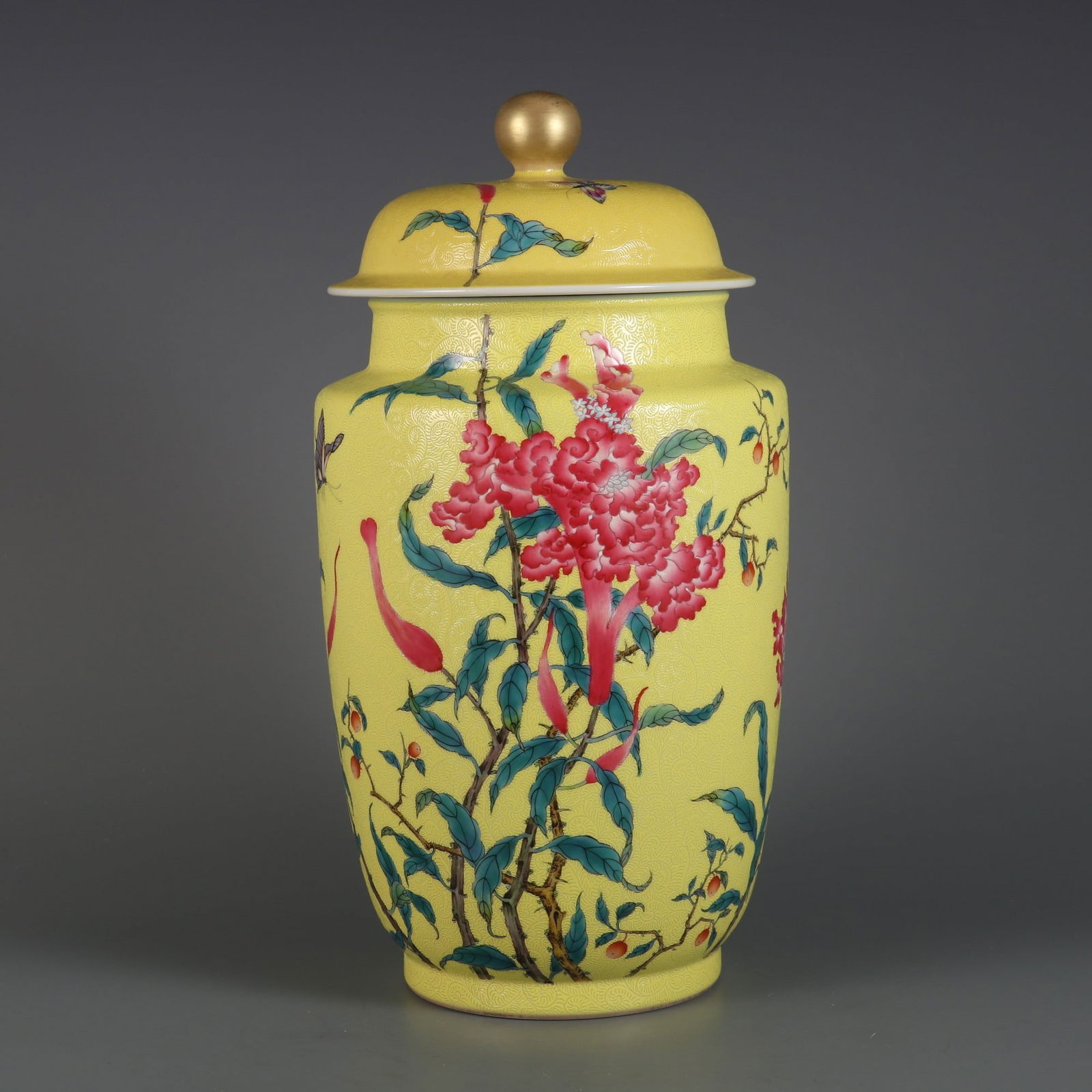 An Exquisite Enamel Flower Pattern with poem Jar (1 of 9)