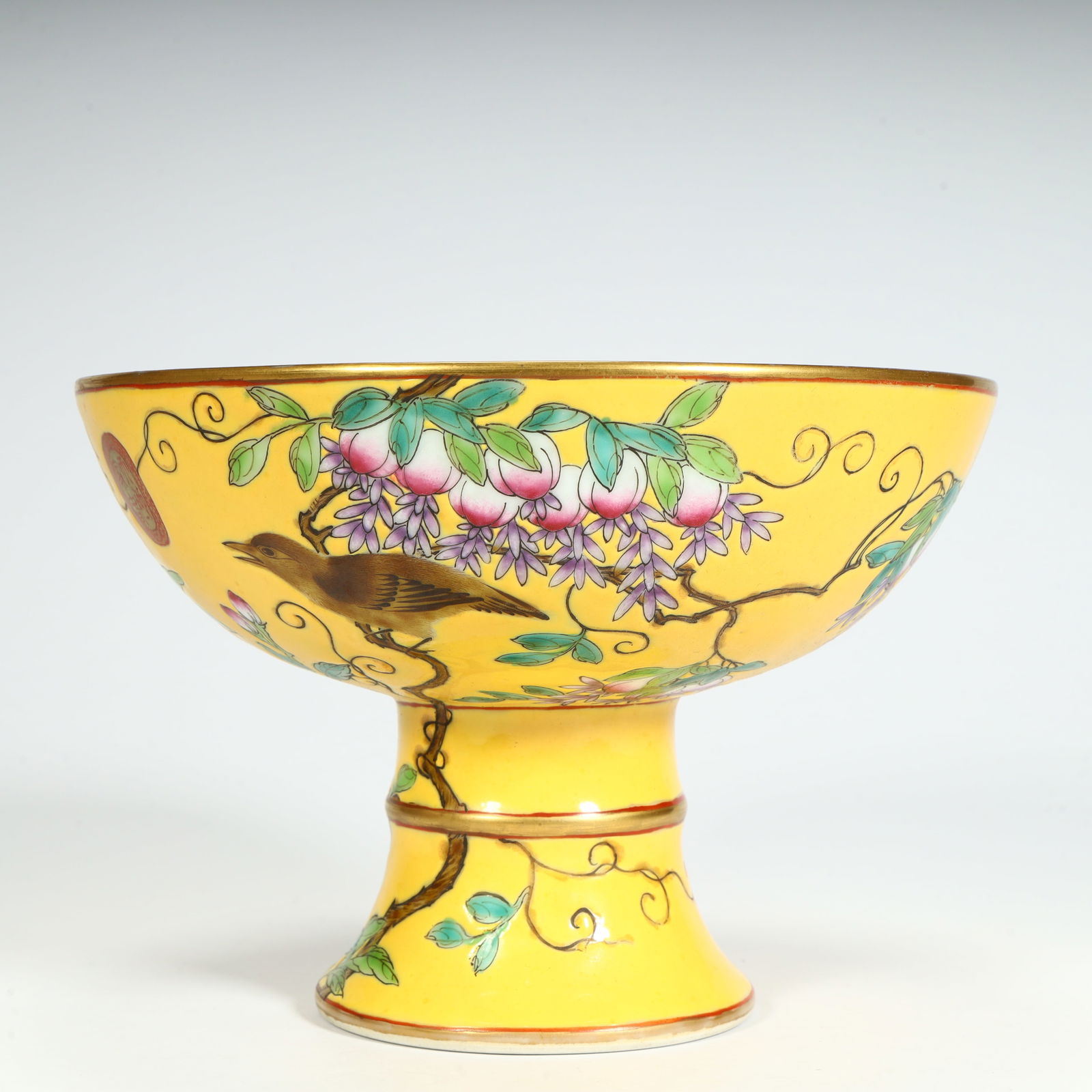 A fine yellow pastel flower and bird pattern tall bowl: Exquisite yellow pastel flower and bird pattern tall bowl Size:H:12cmL: 17cmW:17cmW:639g (The Dimensions Of All Batches Are Manually Measured.If You Need More Detailed Information, Please Contact Our