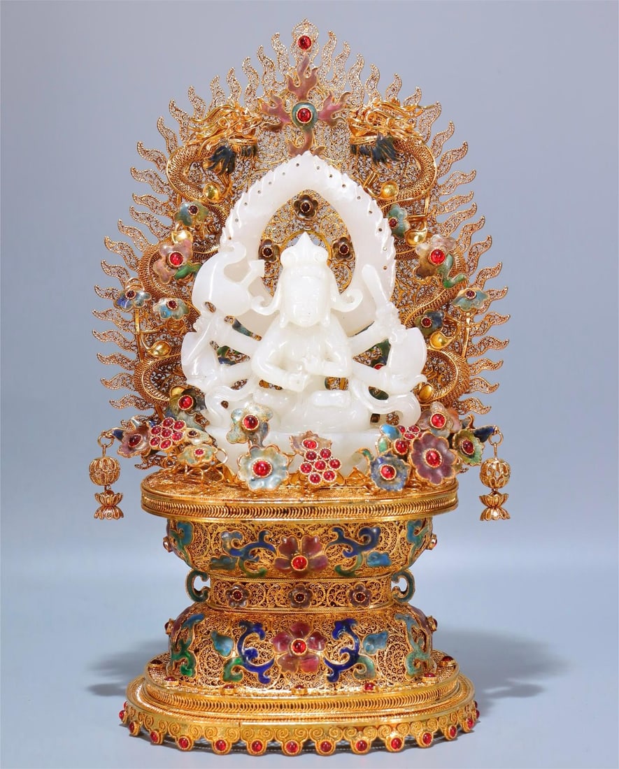 A beautiful Hetian jade filigree gilt Buddha: Exquisite Hetian jade filigree gilt Buddha Size:H:28cmW:16cm (The Dimensions Of All Batches Are Manually Measured.If You Need More Detailed Information, Please Contact Our Customer Service Before Bidd