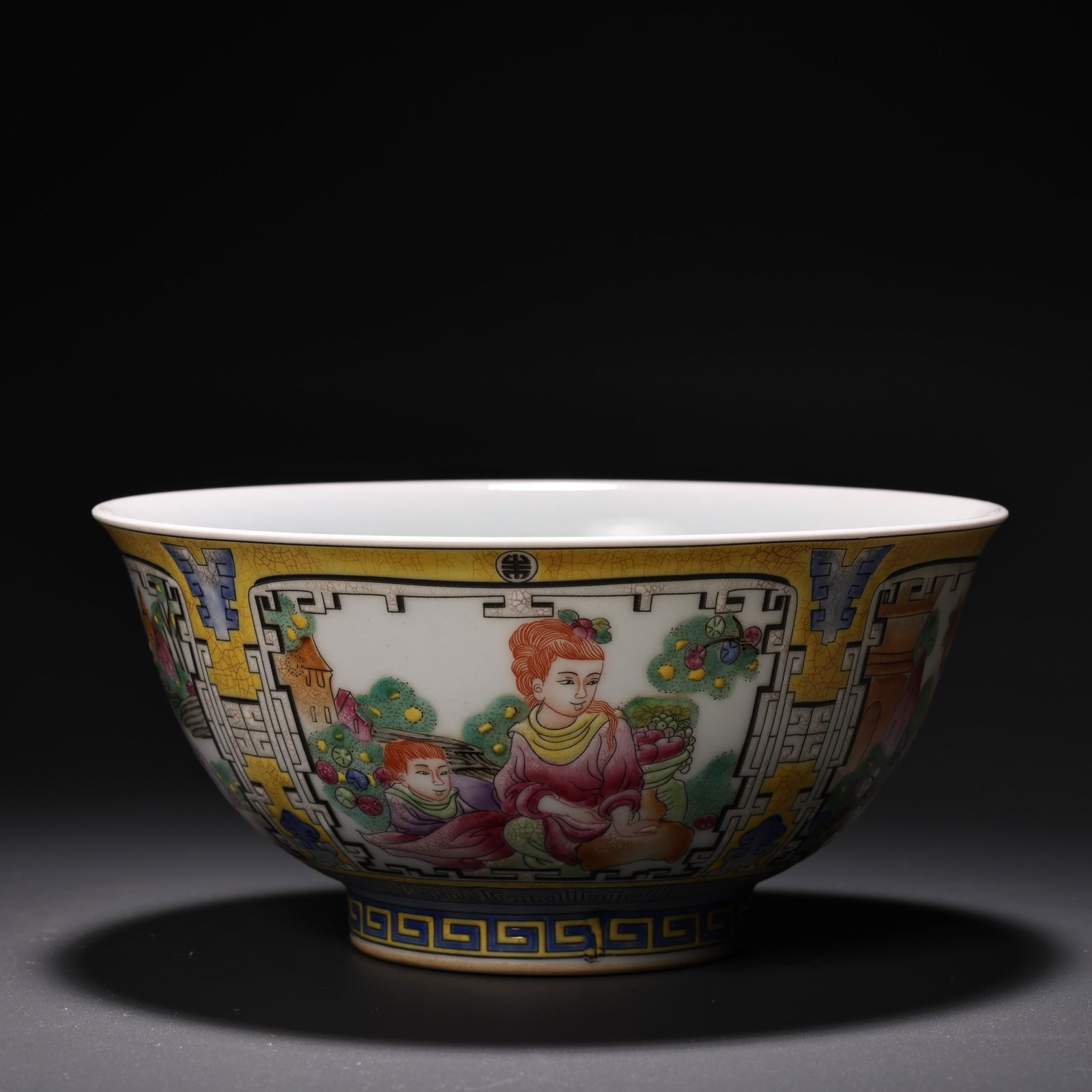 A fine pastel enamel porcelain bowl (1 of 11)