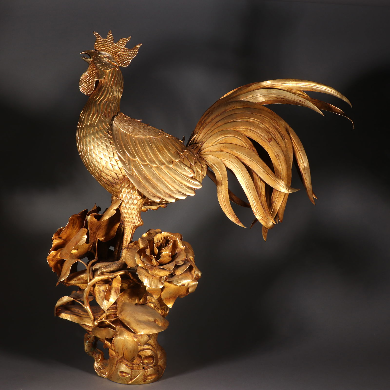 An official ornament on a copper gilt crown of the Qing Dynasty (1 of 9)