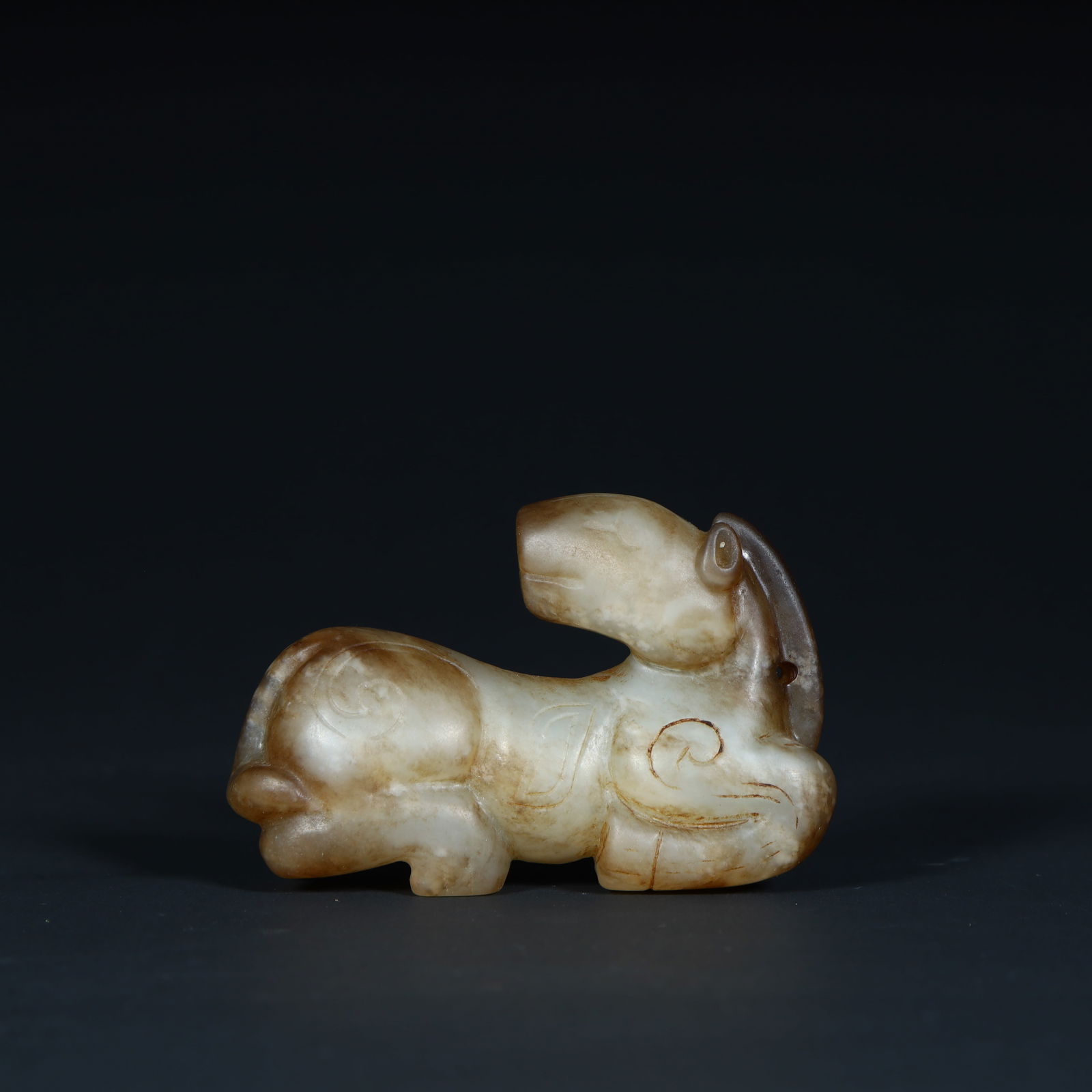 A piece of Hetian jade from the Han Dynasty was worn by Qin Woma (1 of 9)