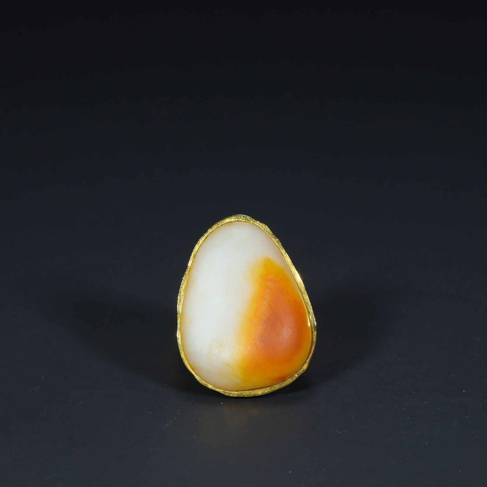 A Qing Dynasty gold-filled Hetian white jade seed ring (1 of 6)