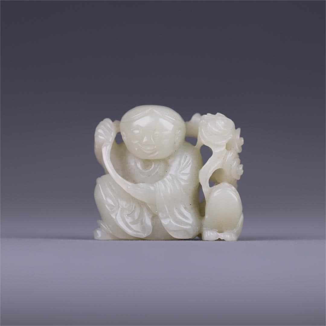A beautiful old Hetian jade boy carving (1 of 9)