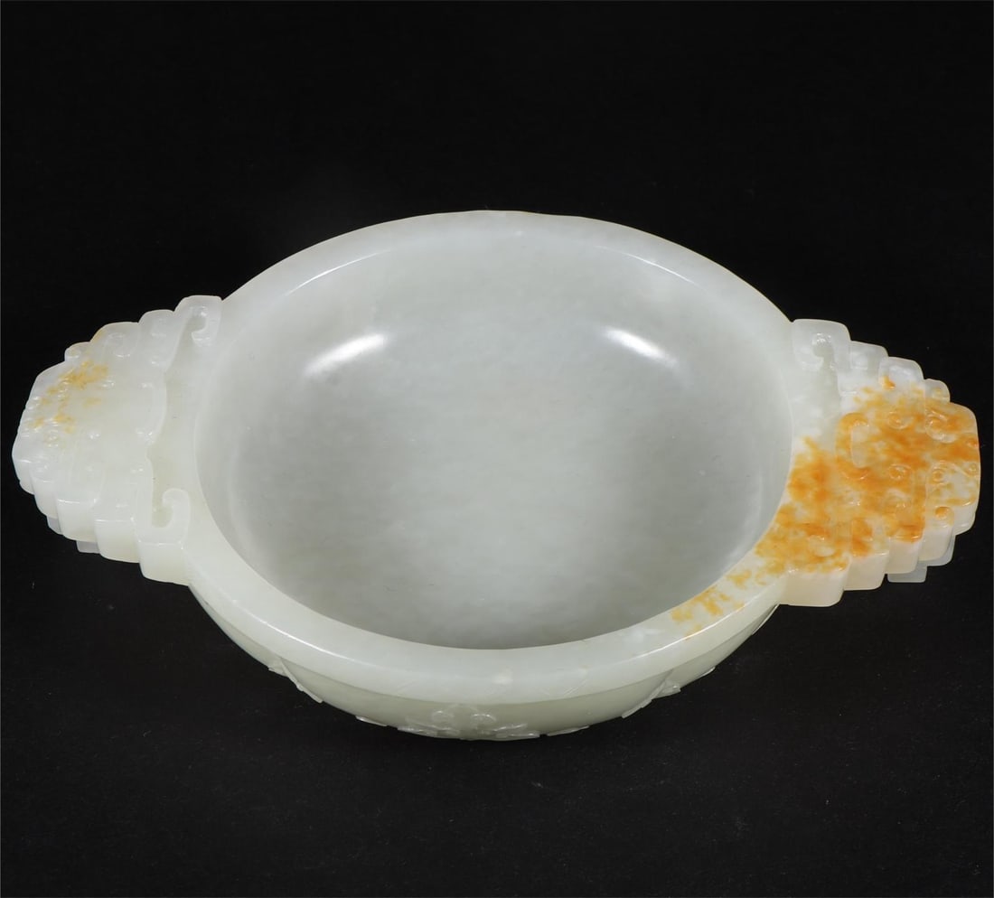 A piece of Hetian jade seed material from the Qing Dynasty double animal ears and four-legged (1 of 9)