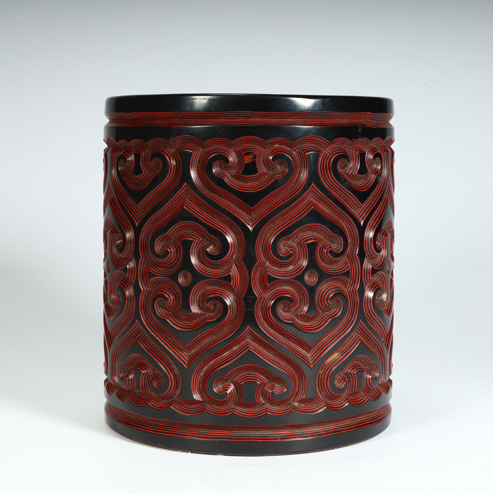 A beautiful rhinoceros ruyi moire pen holder: Exquisite rhinoceros ruyi moire pen holder Size:H:16.5cmL: 14.5cmW:14.5cmW:998g (The Dimensions Of All Batches Are Manually Measured.If You Need More Detailed Information, Please Contact Our Customer