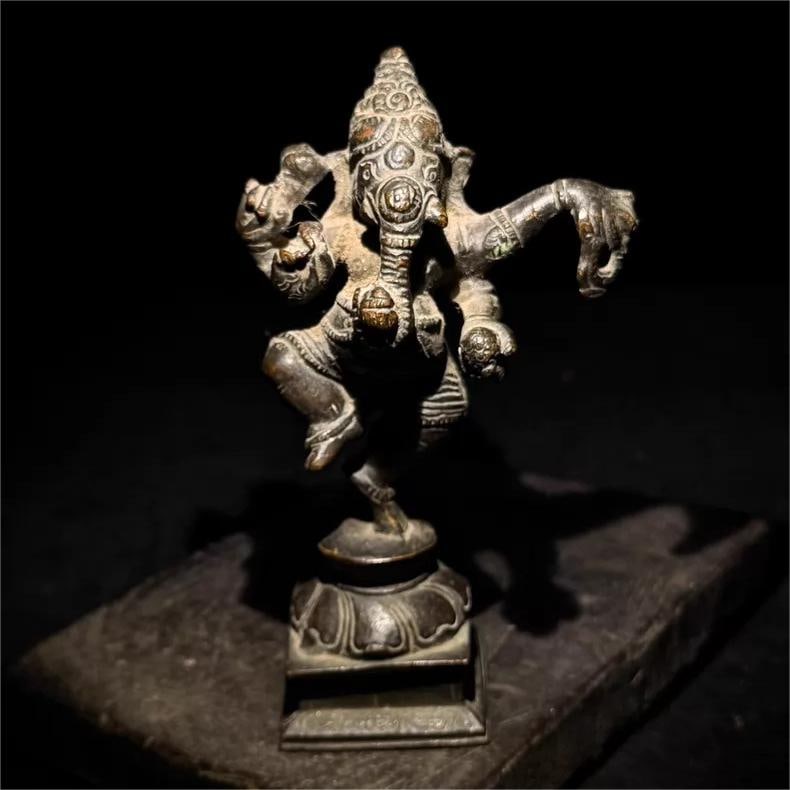 An 18th-century bronze statue of the god of wealth in the Pala style (1 of 8)