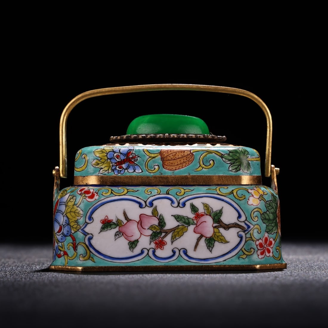 An old pure copper from the Qing Dynasty was hand-made to create a royal painted and inlaid stone: The old pure copper of the Qing Dynasty was handmade to create a royal painted and inlaid gemstone cloisonné hand stove for the royal court Size:W:323gH:6cmW:8cm (The Dimensions Of All Batches Are Ma