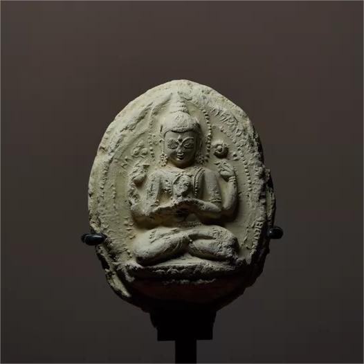 A piece of exquisite Ali white mud rub: Exquisite Ali white mud rub Size:10cmx8cm (The Dimensions Of All Batches Are Manually Measured.If You Need More Detailed Information, Please Contact Our Customer Service Before