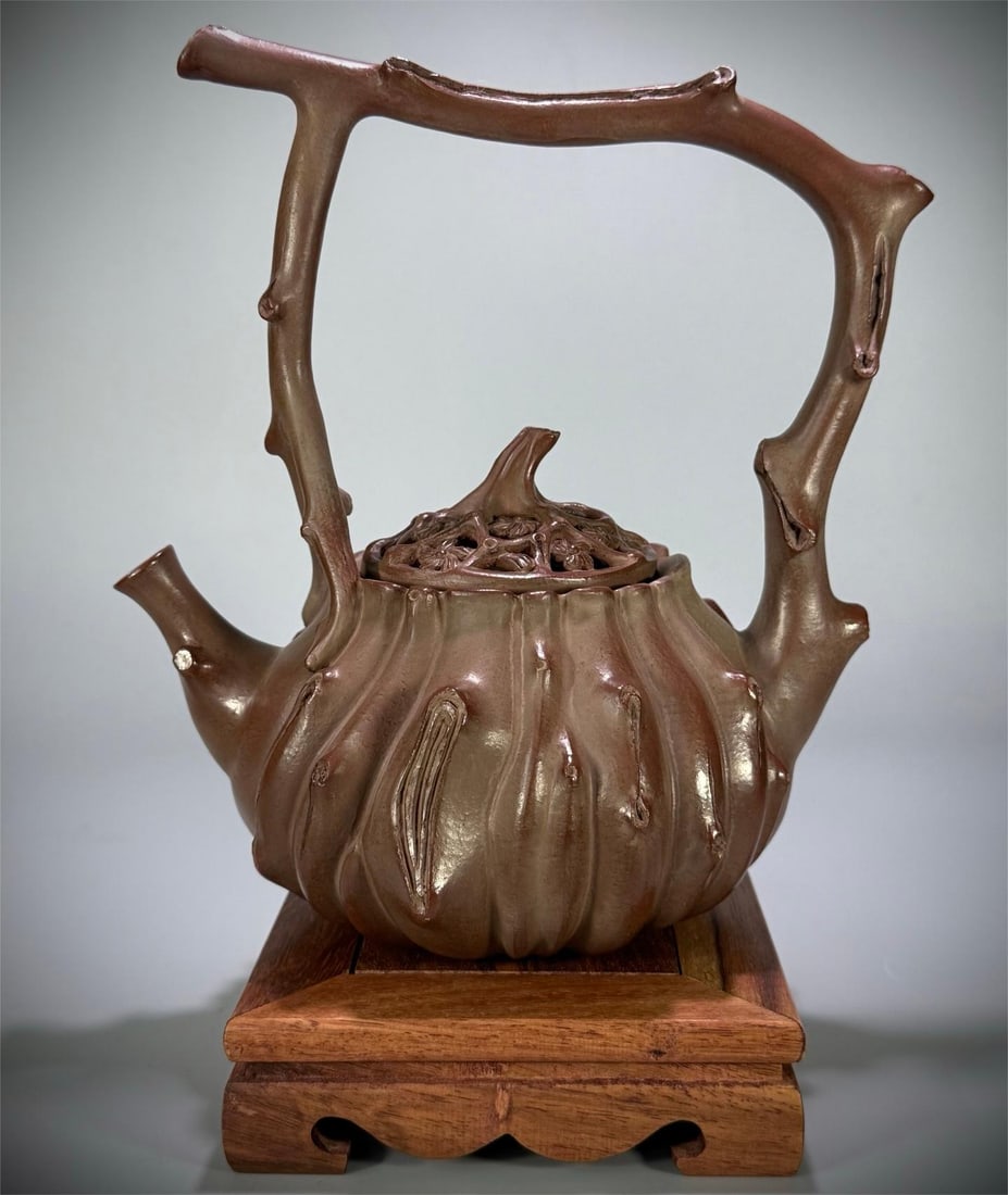 A beautiful openwork tree root lifting pot: Exquisite hollow tree root lifting pot Size:18×13.7×20.5cmW:659g (The Dimensions Of All Batches Are Manually Measured.If You Need More Detailed Information, Please Contact Our Customer Service Befor