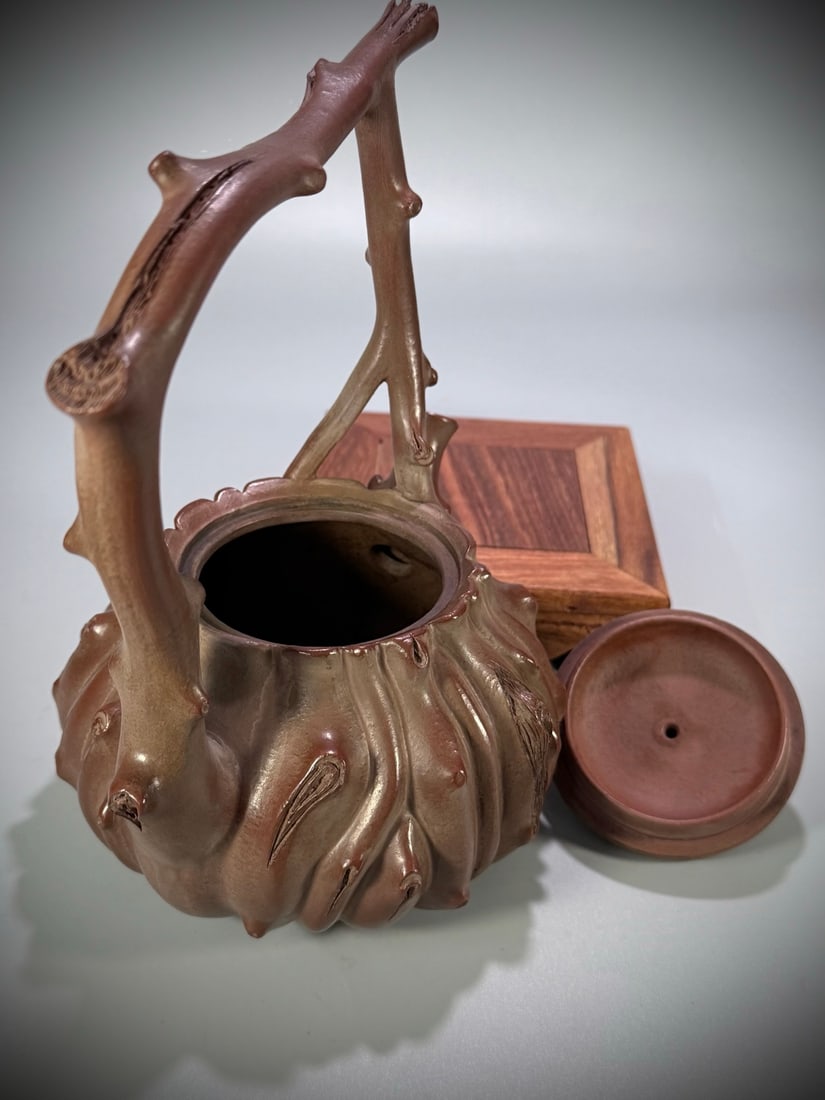 A beautiful openwork tree root lifting pot - 8