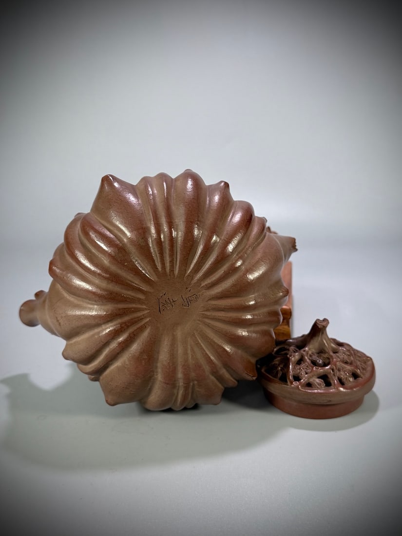 A beautiful openwork tree root lifting pot - 9