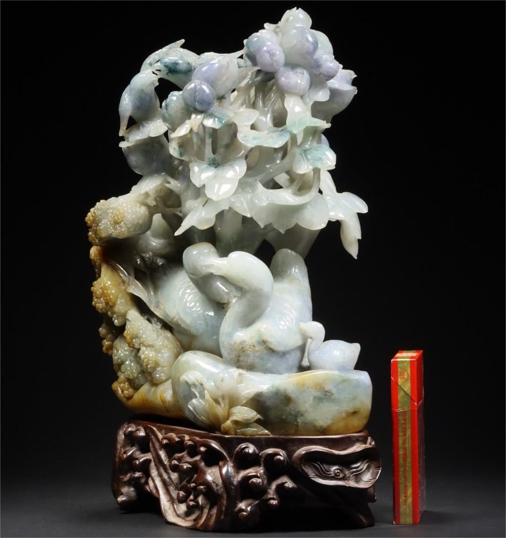 A beautiful jade carving (1 of 9)
