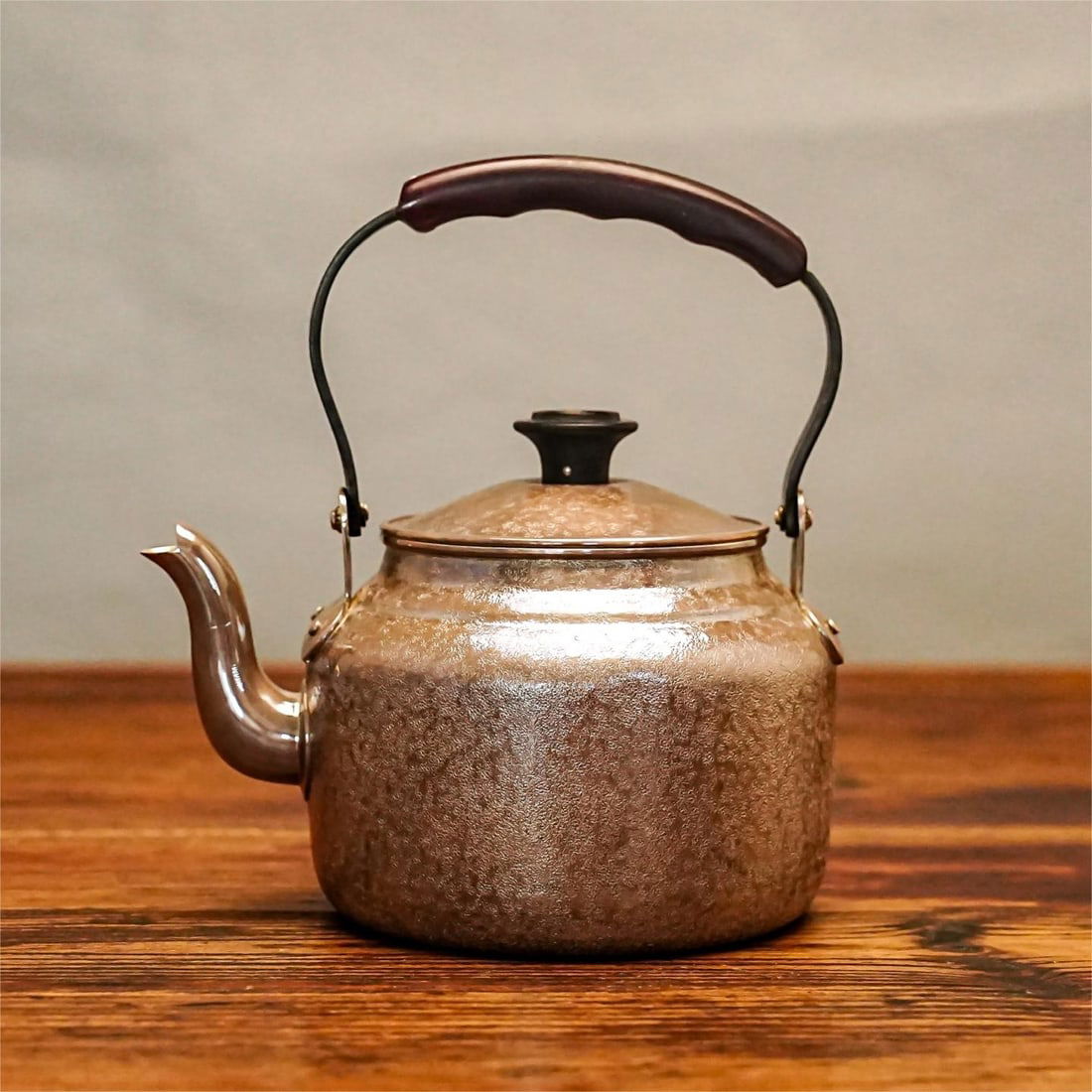 A fine Japanese silver pot (1 of 8)