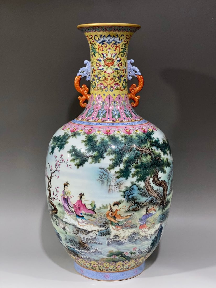 A yellow ground anchovy grass entwined lotus Luoshen amphora made in the Qianlong period of the Qing: Qianlong year of the Qing Dynasty Huangdi Anchovy Grass Entangled Lotus Luoshen Amphora Size:H:49cmCalibre:12.5cmBellydiameter:26cmBottom:15cm (The Dimensions Of All Batches Are Manually Measured.If Y