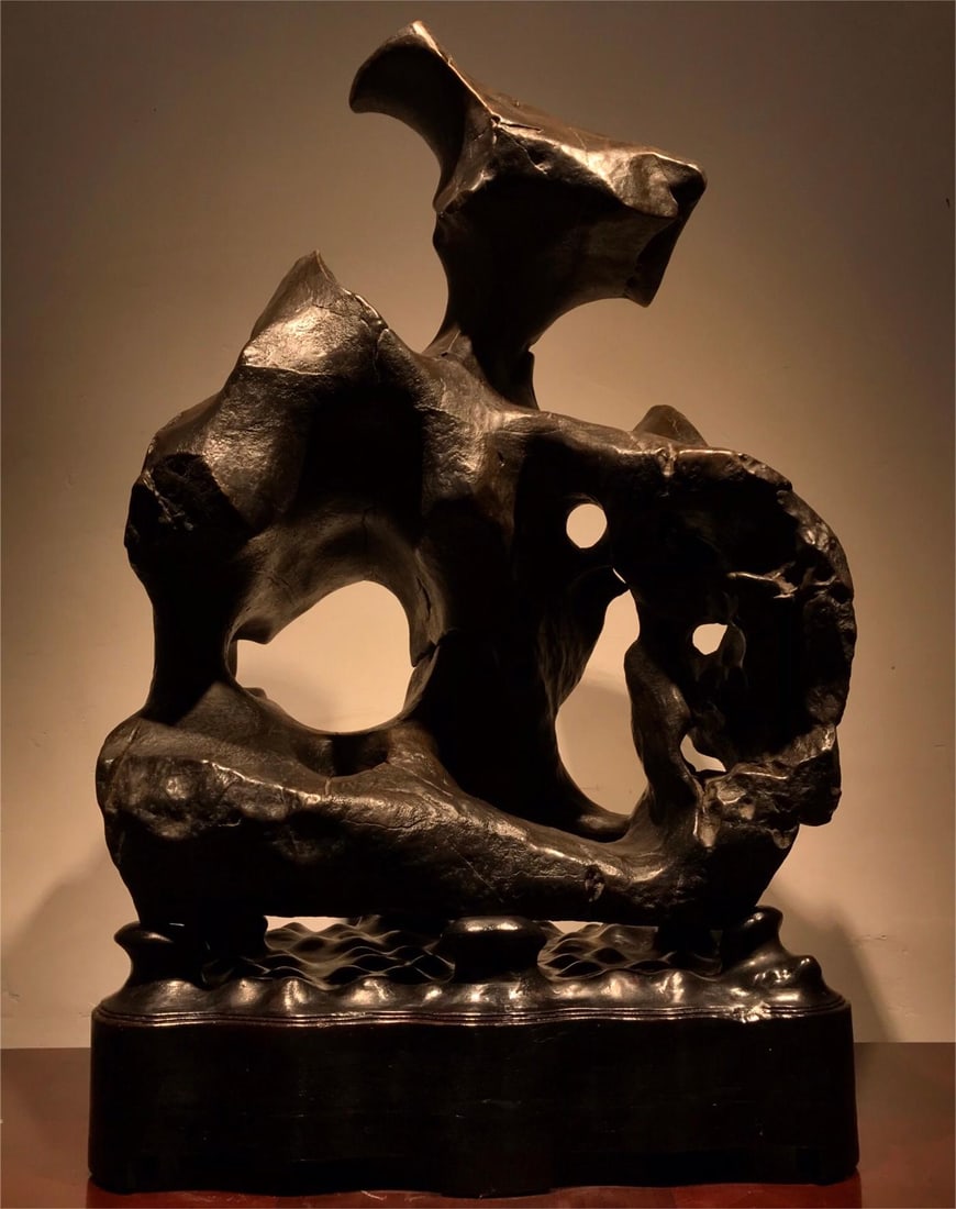 A piece of exquisite Taihu Lake stone ravine clouds: Exquisite Taihu Lake stone ravine clouds Size:H:82cmW:54cmT:45cm (The Dimensions Of All Batches Are Manually Measured.If You Need More Detailed Information, Please Contact Our Customer Service Before