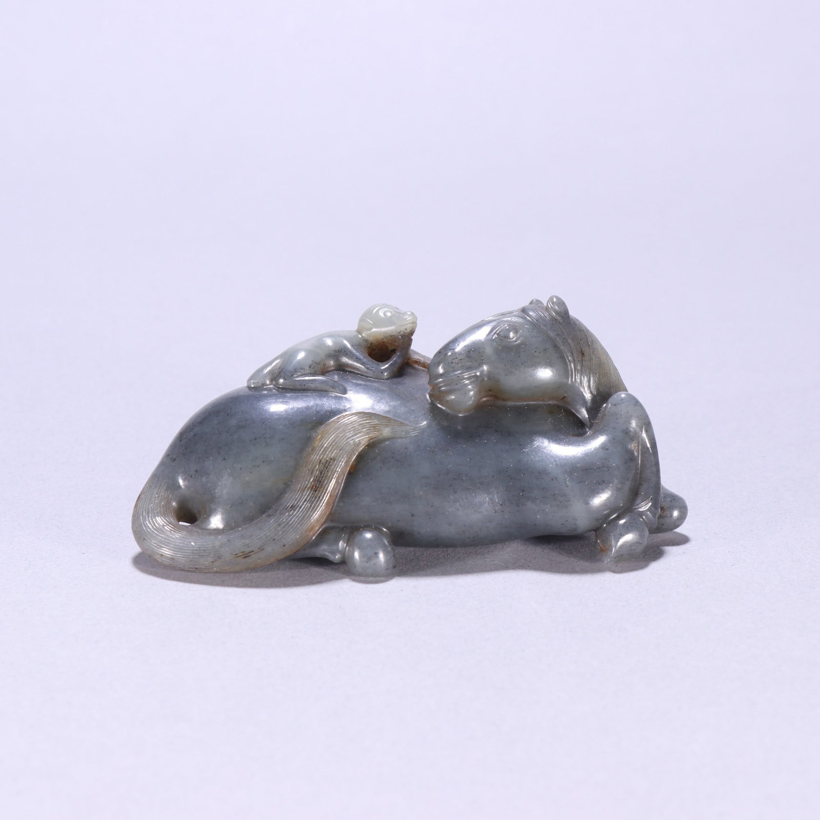 A blue and white seed material of the Qing Dynasty was immediately made a marquis ornament: The blue and white seed material of the Qing Dynasty was immediately enfeoffed as a marquis ornament Size:H:3.4cmW:8.9cmW:0.1359kg (The Dimensions Of All Batches Are Manually Measured.If You Need More