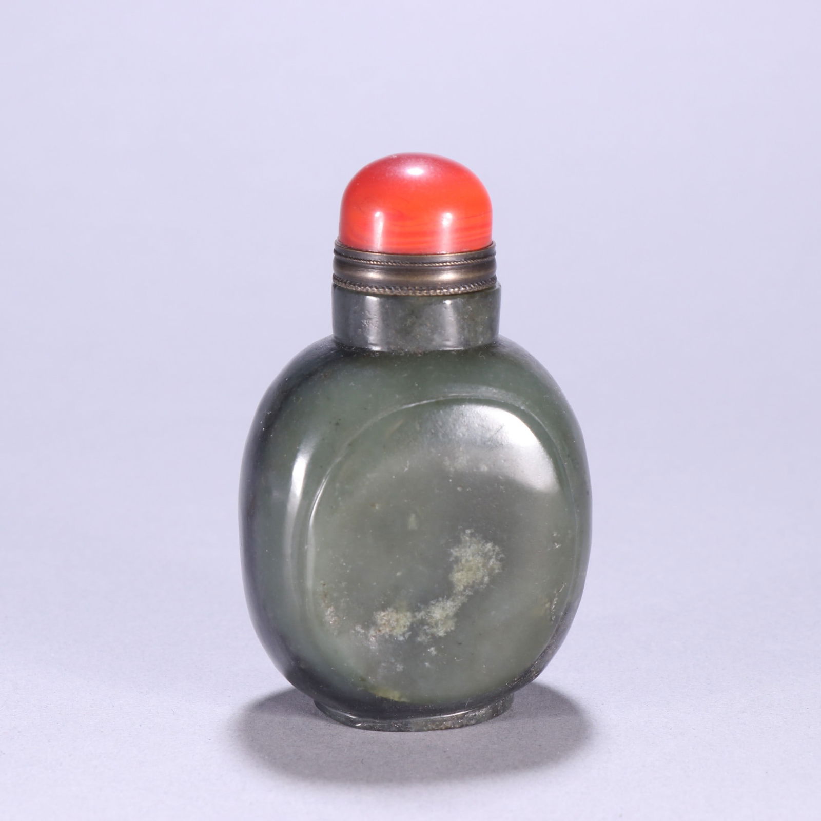 A beautiful jasper snuff bottle: Exquisite jasper snuff bottle Size:H:8.2cmW:5.1cmW:0.1978kg (The Dimensions Of All Batches Are Manually Measured.If You Need More Detailed Information, Please Contact Our Customer Service Before Biddi