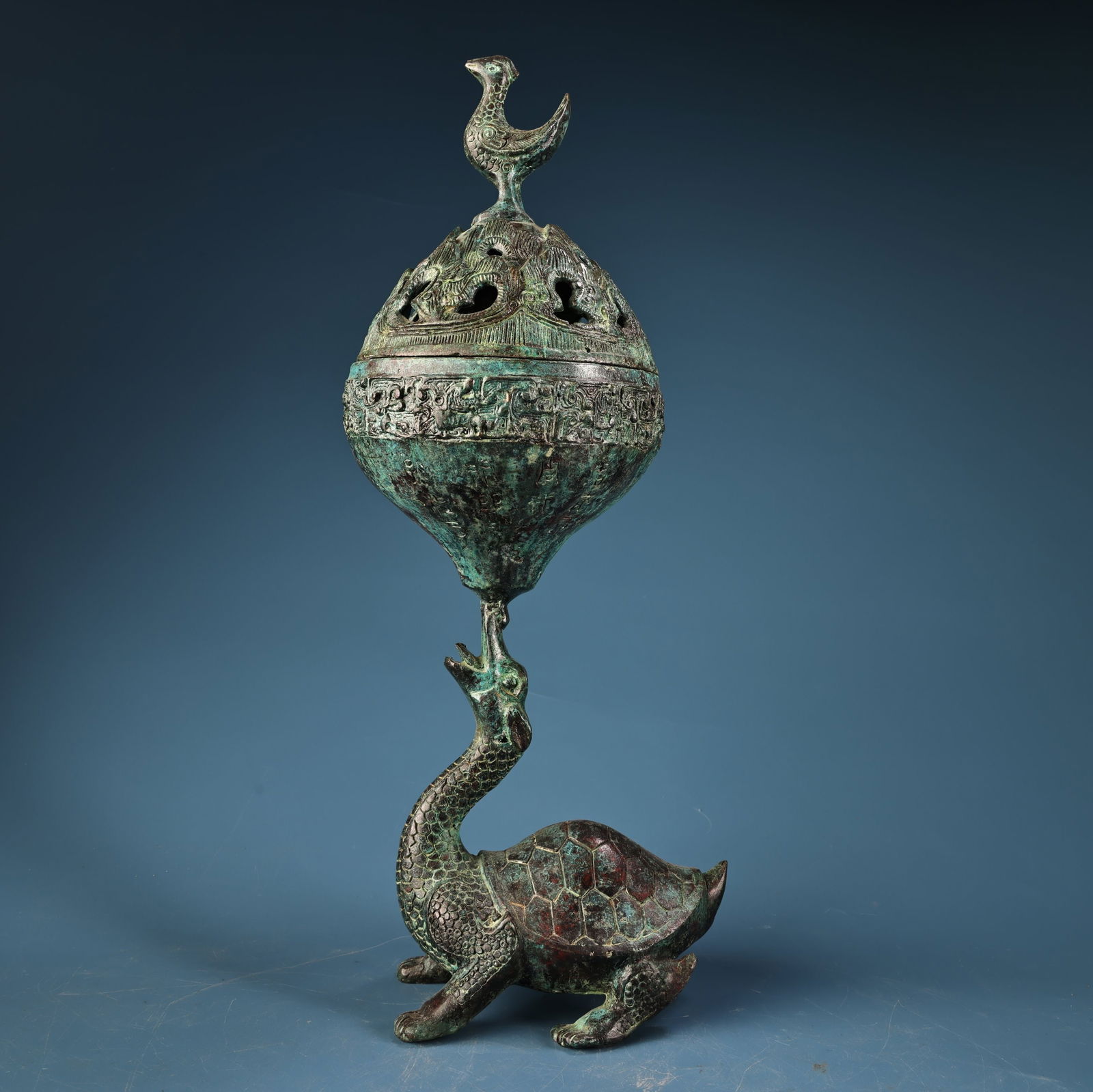 A fine bronze turtle top Boshan furnace: Exquisite bronze turtle top Boshan furnace Size:W:1800gH:36cmW:13cm (The Dimensions Of All Batches Are Manually Measured.If You Need More Detailed Information, Please Contact Our Customer Service Befo