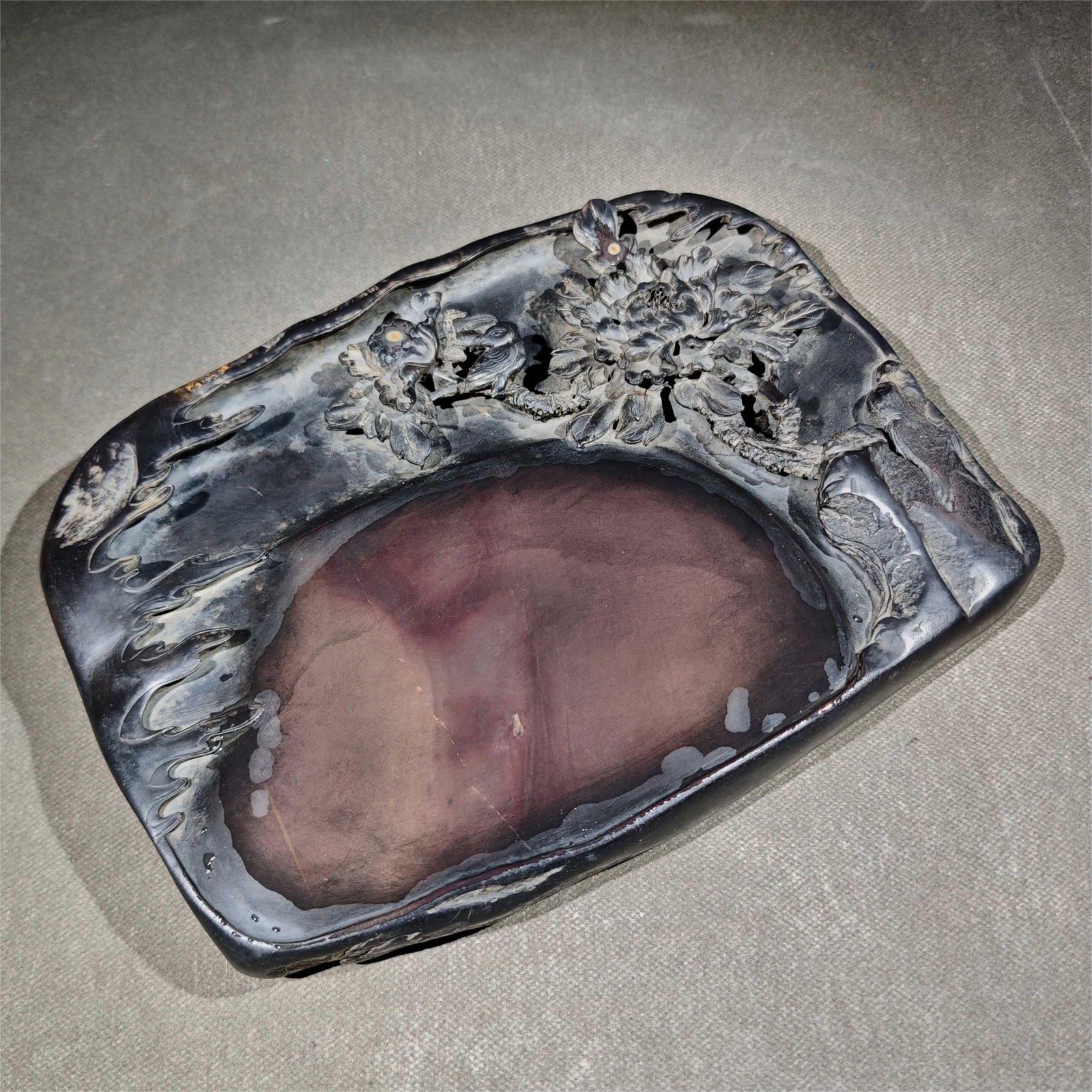 A fine Kao inkstone (1 of 9)