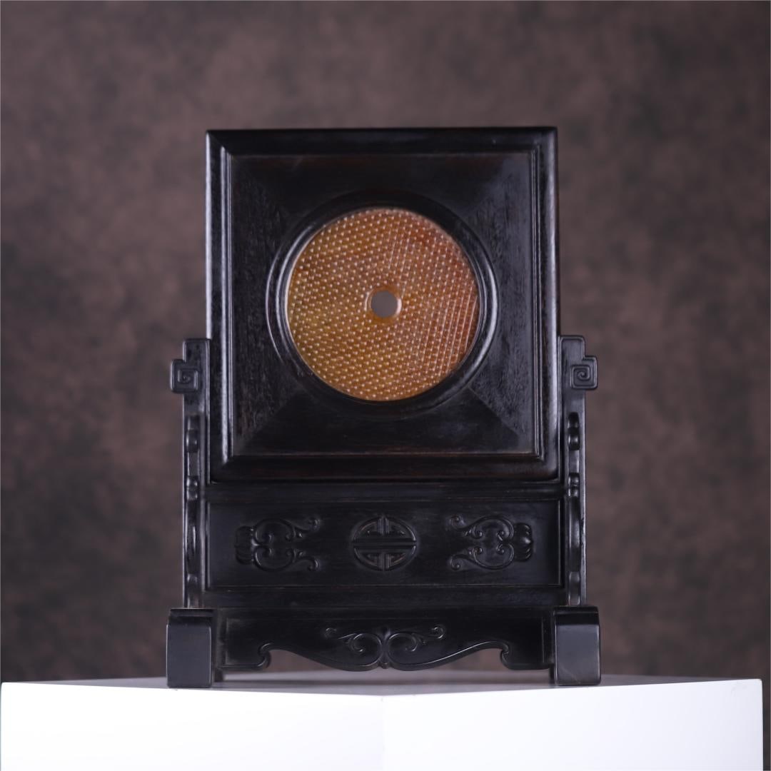 A Qing Dynasty rosewood inlaid with high ancient jade cattail pattern screen: The Qing Dynasty's rosewood inlaid with high ancient jade cattail pattern inserts Size:H:41.33117cmD:14cmW:1.860kg (The Dimensions Of All Batches Are Manually Measured.If You Need More Detailed Inform