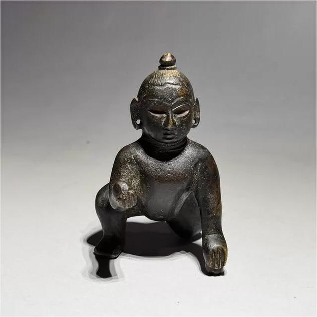 A bronze statue of an Indian Buddha from the Ming Dynasty: The bronze statue of the Indian Buddha in the Ming Dynasty Size:H:8cmL:7.3cmW:0.2035kg (The Dimensions Of All Batches Are Manually Measured.If You Need More Detailed Information, Please Contact Our Cu
