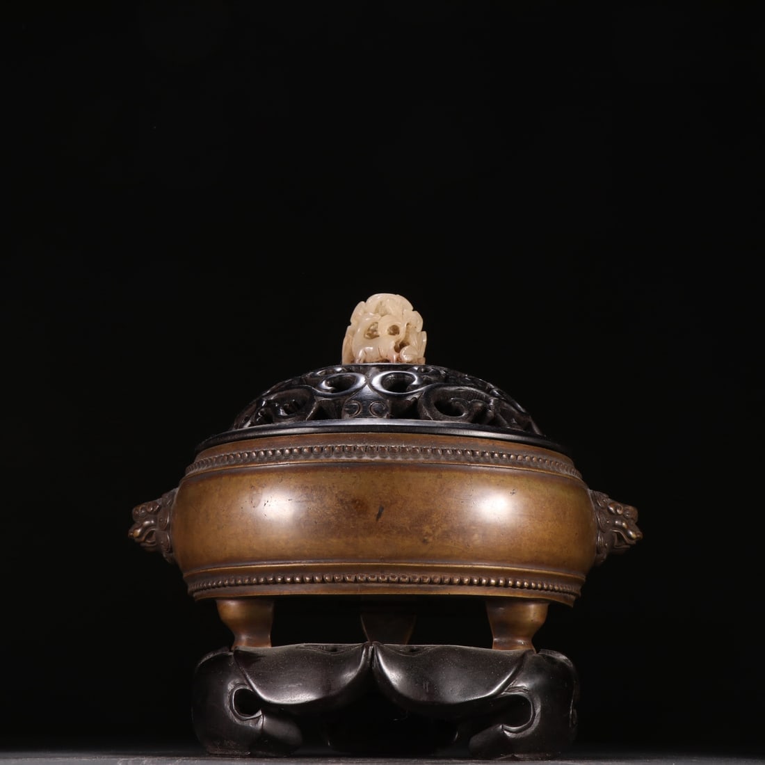 A famous copper tire double lion's ear three-legged aroma diffuser: The famous copper tire double lion's ear three-legged aroma diffuser Size:H:18cmW:17.7cmW:1790g (The Dimensions Of All Batches Are Manually Measured.If You Need More Detailed Information, Please Conta