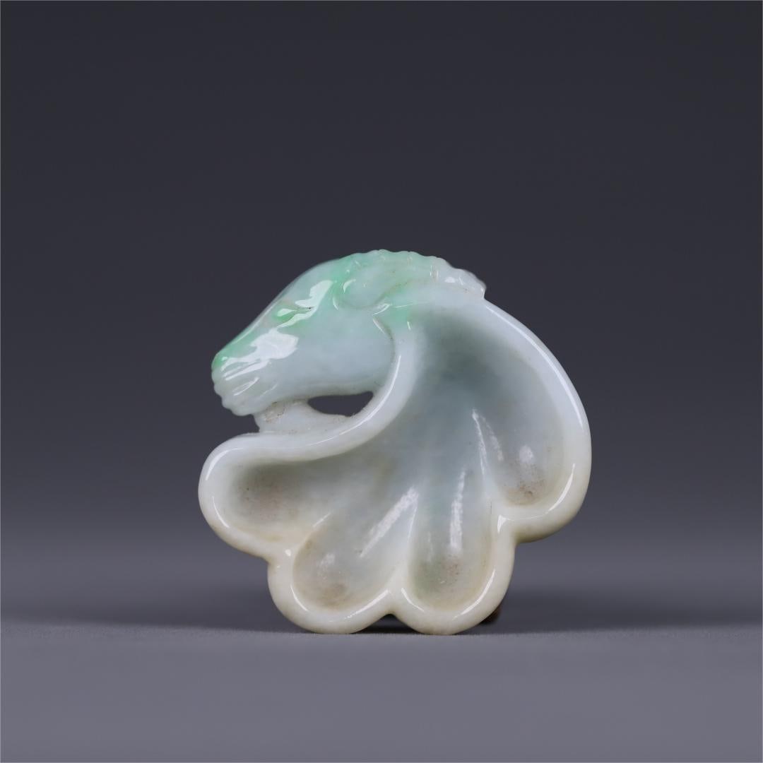 A jade sheep's head flower-shaped pen lick from the Qing Dynasty: Qing Dynasty's jade sheep's head flower-shaped pen lick Size:5.0x5.2x1.5cmW:0.0562kg (The Dimensions Of All Batches Are Manually Measured.If You Need More Detailed Information, Please Contact Our Cust