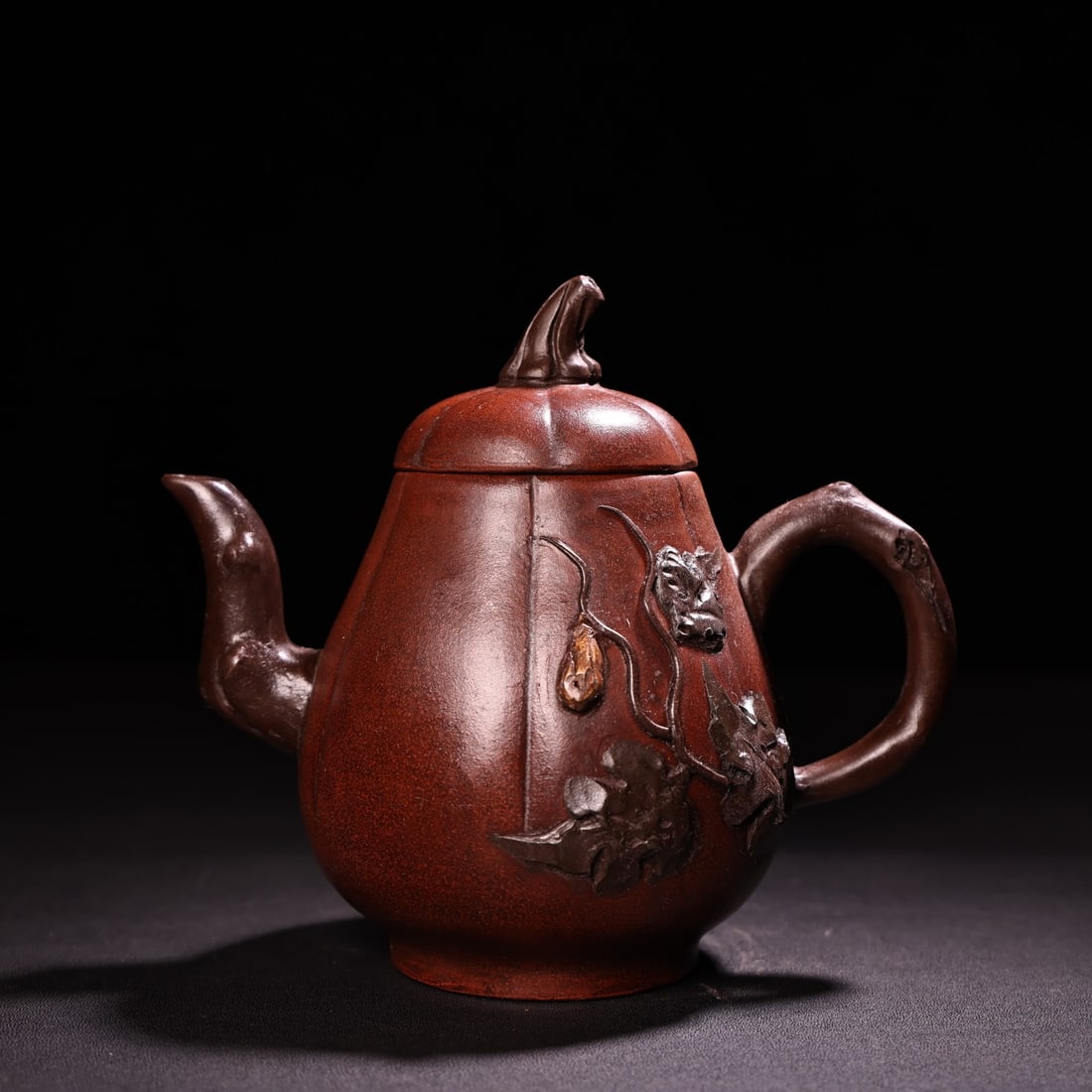 A beautiful raw red clay purple clay pot: Exquisite raw mineral red clay purple clay pot Size:W:340gH:14cmW:16cm (The Dimensions Of All Batches Are Manually Measured.If You Need More Detailed Information, Please Contact