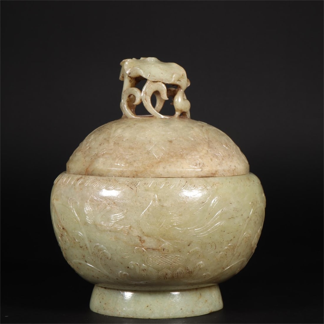 A beautiful ancient Hetian jade cover furnace: Exquisite ancient Hetian jade cover furnace Size:L:16cmW:14.4cmH:19.5cmW:1119g (The Dimensions Of All Batches Are Manually Measured.If You Need More Detailed Information, Please