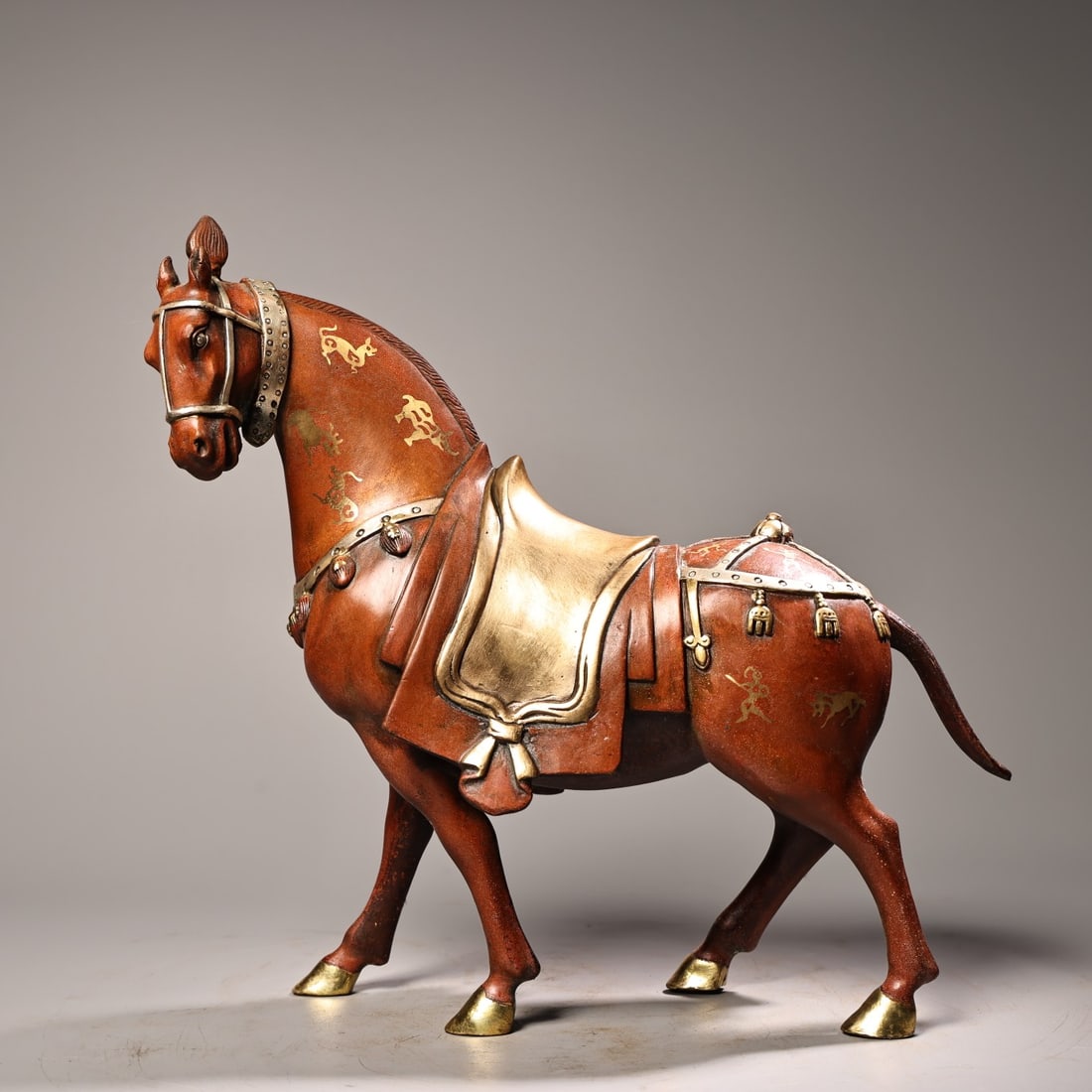 A fine pure copper gilt gilt silver Tang horse (1 of 13)