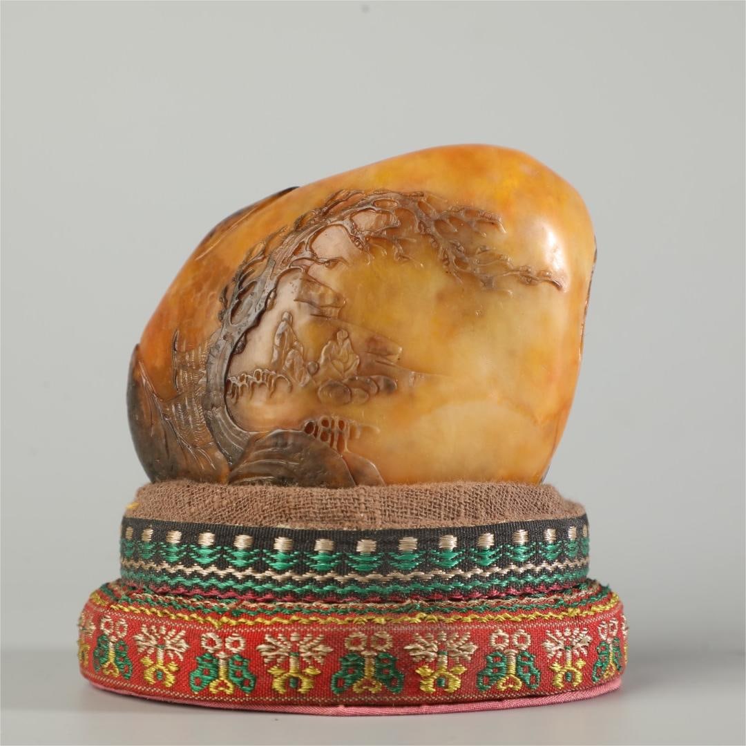 A beautiful Shoushan Tianhuang ornament: The exquisite Shoushan Tianhuang ornament symbolism is regarded as an auspicious stone in history and culture, symbolizing wealth, status and power, favored by the emperor during the Qing Dynasty, and