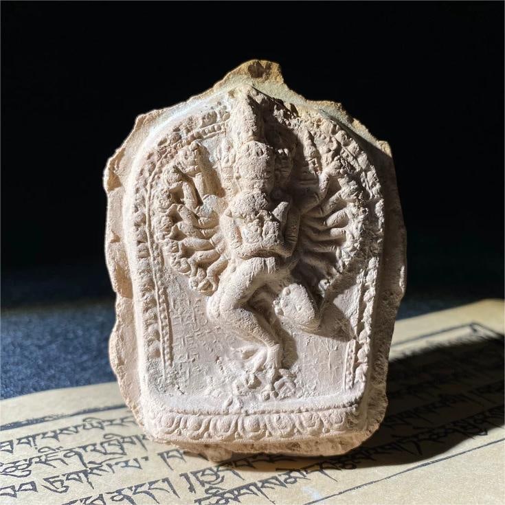 A 5th-century statue of the Guge Dynasty: The 5th century Guge Dynasty Xi Vajra Erase Statue Size:H:7.1cmW:6.8cm (The Dimensions Of All Batches Are Manually Measured.If You Need More Detailed Information, Please Contact Our Customer Service B