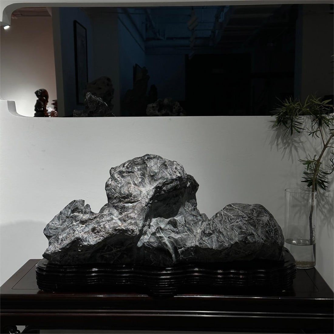 A beautiful Lingbi stone backer: Exquisite Lingbi stone backing Size:L:94cmH:48cmT:48cm (The Dimensions Of All Batches Are Manually Measured.If You Need More Detailed Information, Please Contact Our Customer Service Before Bidding.)