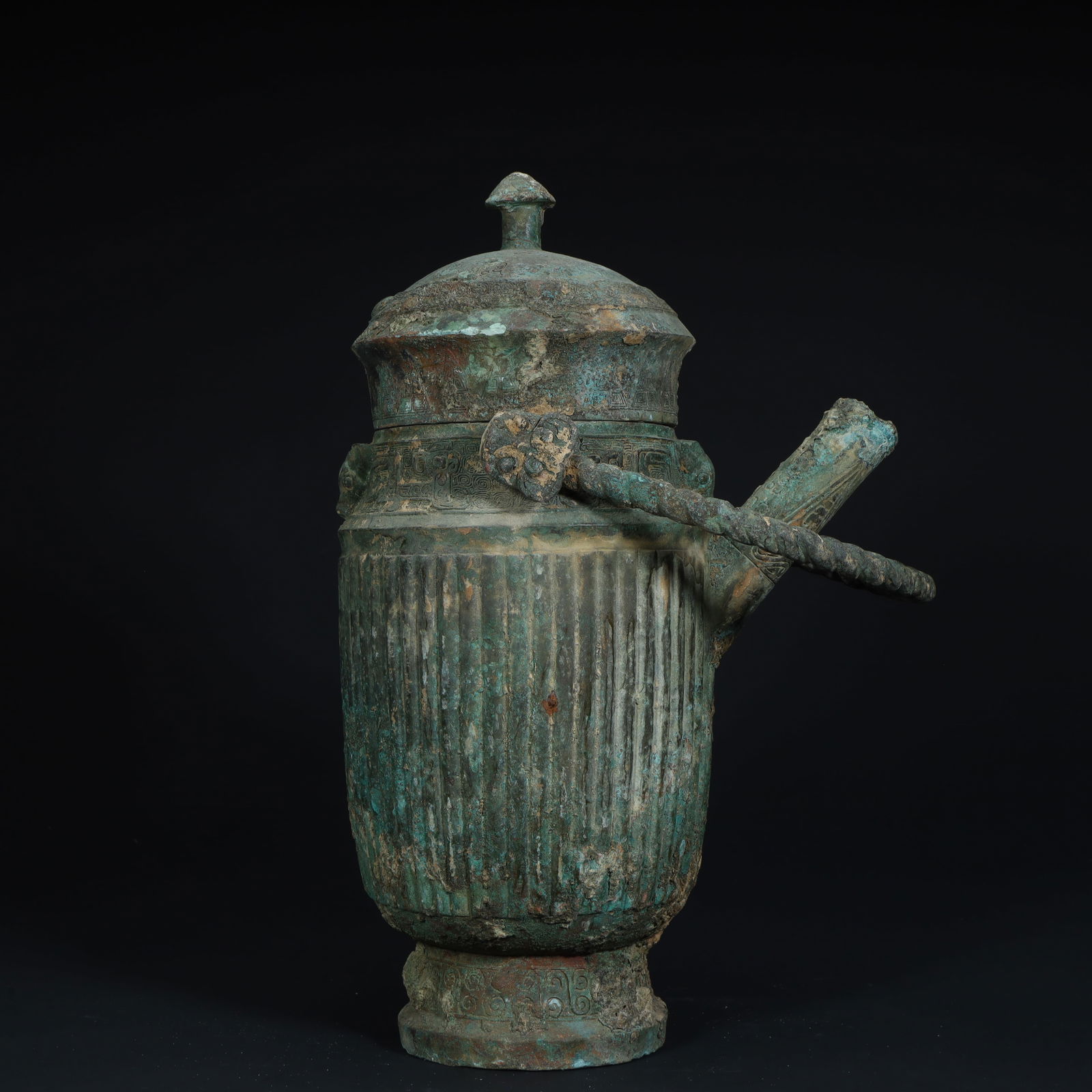 A bronze straight-grain beam from the Western Zhou Dynasty: The bronze straight-grain beam of the Western Zhou Dynasty Size:H:32cmL: 22cmW:15cmW:2.6kg (The Dimensions Of All Batches Are Manually Measured.If You Need More Detailed