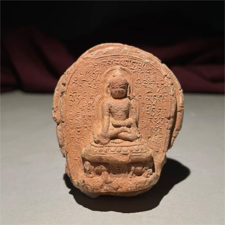 A Ming Dynasty Vajra Buddha rubbing: The Vajra Buddha of the Ming Dynasty rubbed it (The Dimensions Of All Batches Are Manually Measured.If You Need More Detailed Information, Please Contact Our Customer Service