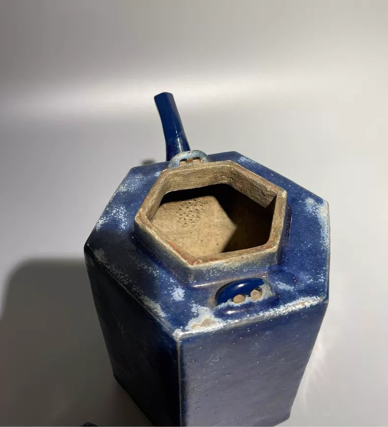 A fine blue glazed hexagonal pot - 5