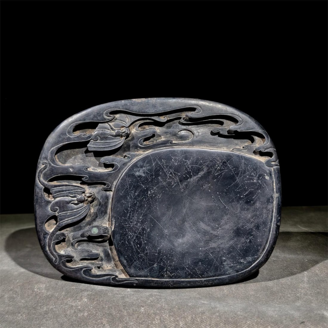 A piece of Ji Xiaolan's blessing is in front of the inkstone (1 of 9)