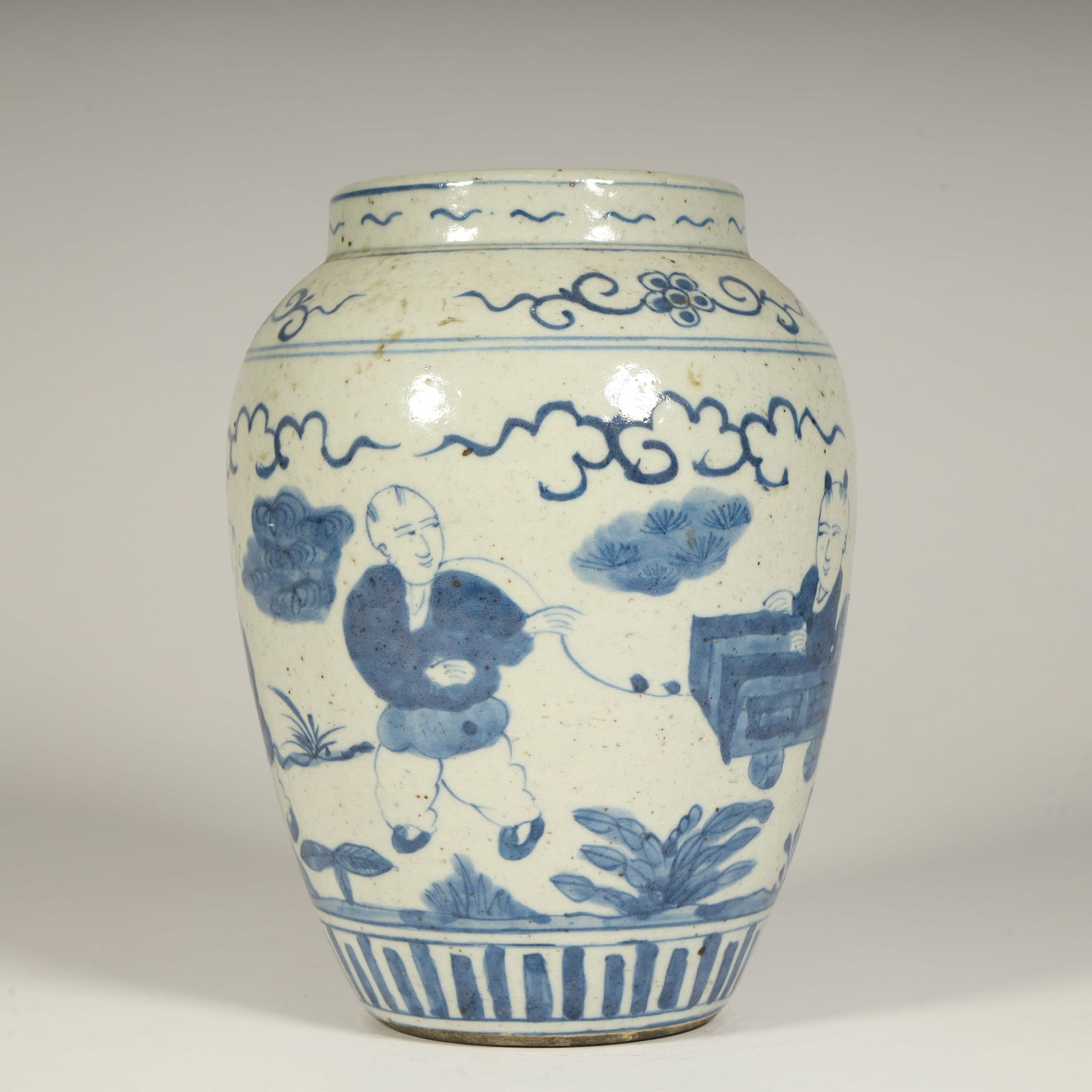 A blue and white baby play picture jar from the Kangxi period of the Qing Dynasty: Blue and white baby play picture jar from the Kangxi period of the Qing Dynasty Size:H:16cmL: 12cmW:12cmW:674g (The Dimensions Of All Batches Are Manually Measured.If You Need More Detailed Informatio