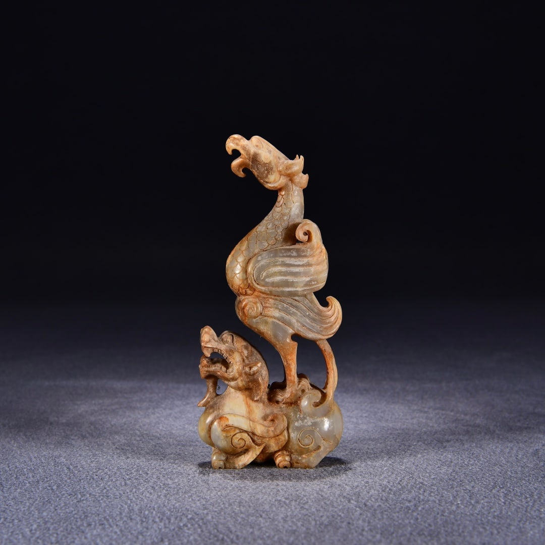 A beautiful ancient jade phoenix statue (1 of 9)